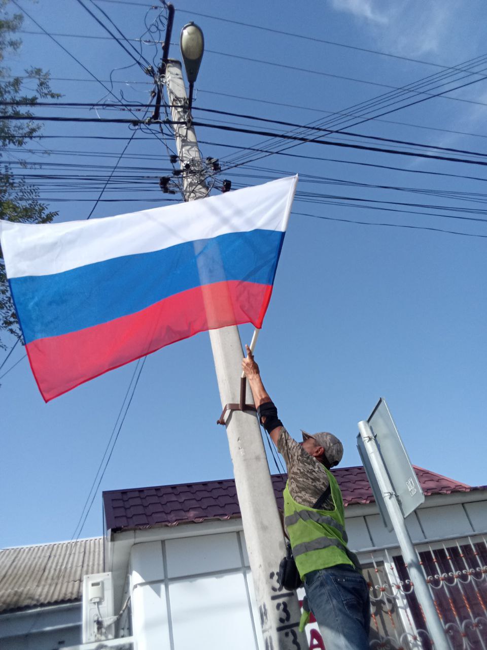 Геническ готовится к празднику.