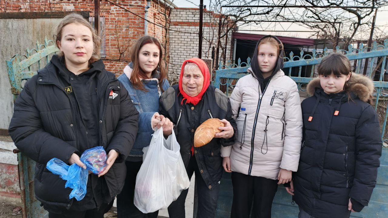 В селе Семихатка провели акцию «Мир добра».