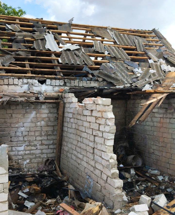 ❗ В селе Ровное и пгт Рыково обследовали 11 домовладений, пострадавших от обстрелов со стороны ВСУ.